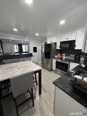 22 Irving Place, Danbury, CT 06810