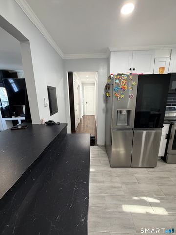 22 Irving Place, Danbury, CT 06810