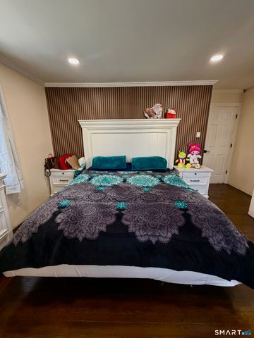 22 Irving Place, Danbury, CT 06810