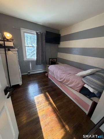 22 Irving Place, Danbury, CT 06810