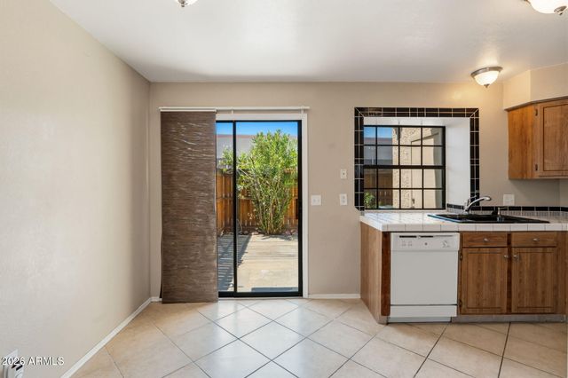 4901 E KELTON Lane 1003, Scottsdale, AZ 85254