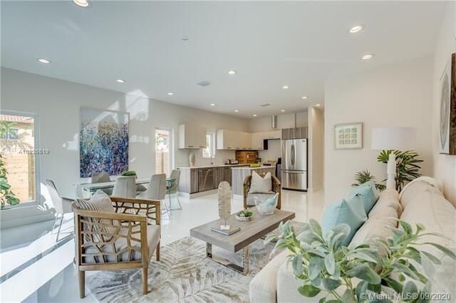 696 NE 43rd St 696, Oakland Park, FL 33334