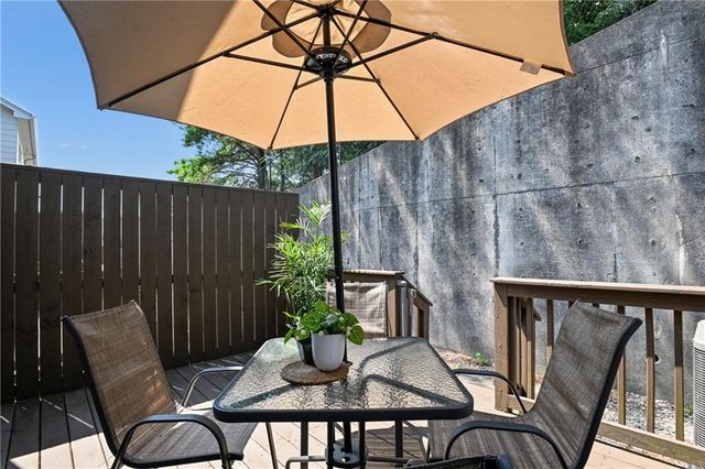 1524 Liberty Parkway NW, Atlanta, GA 30318