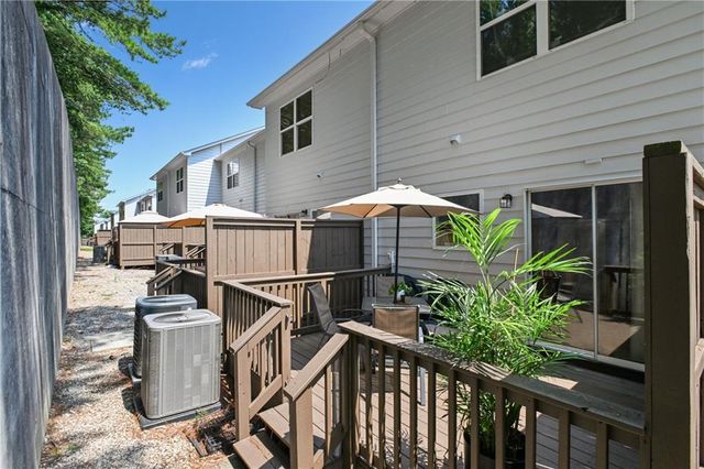 1524 Liberty Parkway NW, Atlanta, GA 30318