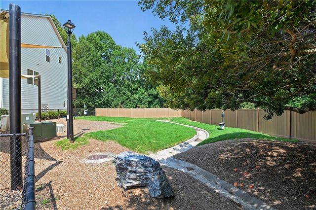 1524 Liberty Parkway NW, Atlanta, GA 30318