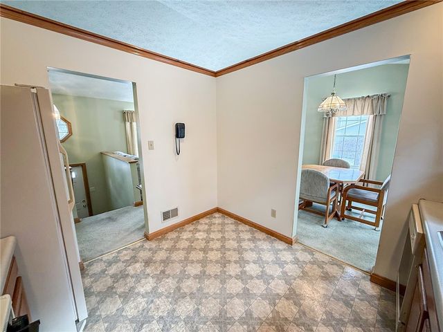 119 40th St, Twp Of But Nw, PA 16001