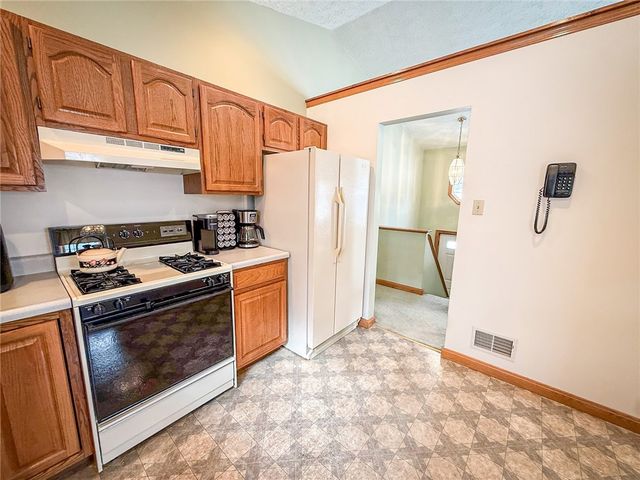 119 40th St, Twp Of But Nw, PA 16001