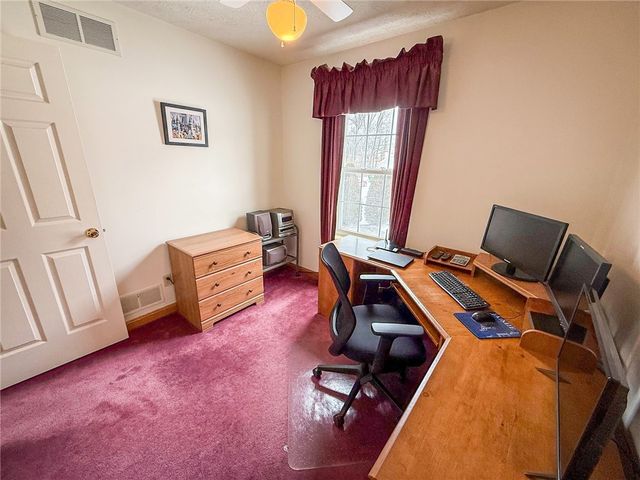 119 40th St, Twp Of But Nw, PA 16001