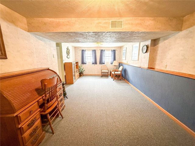 119 40th St, Twp Of But Nw, PA 16001