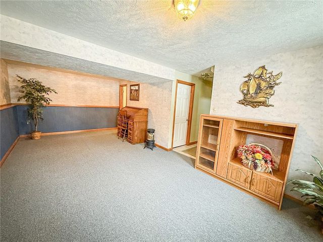 119 40th St, Twp Of But Nw, PA 16001