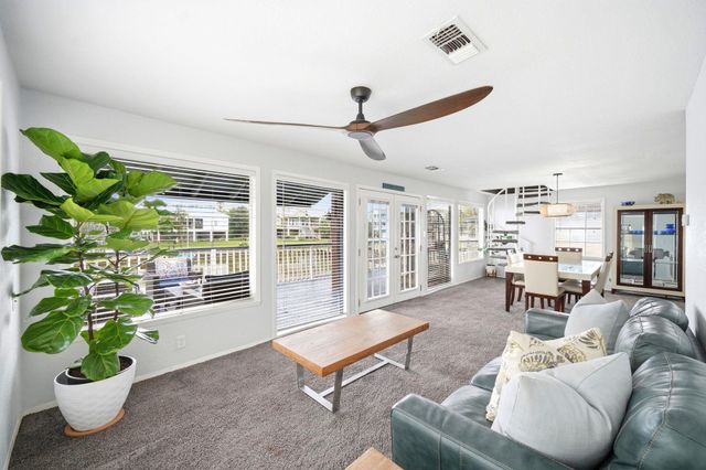 22 Tindel Street, Kemah, TX 77565