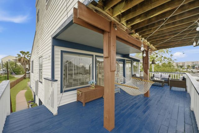 22 Tindel Street, Kemah, TX 77565