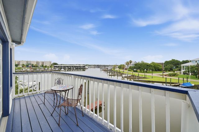 22 Tindel Street, Kemah, TX 77565