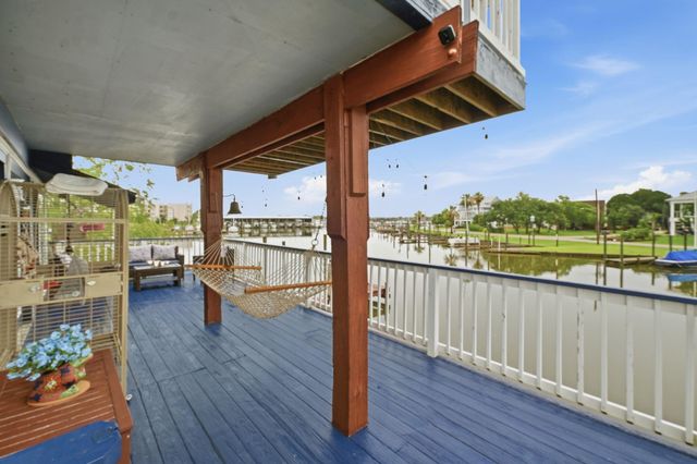 22 Tindel Street, Kemah, TX 77565