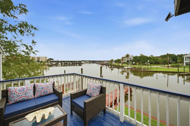 22 Tindel Street, Kemah, TX 77565