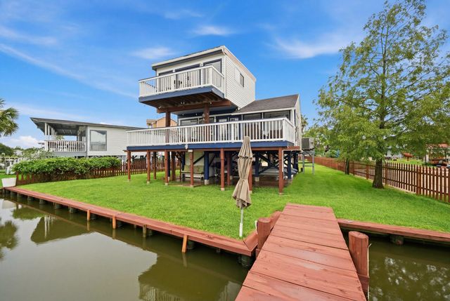 22 Tindel Street, Kemah, TX 77565