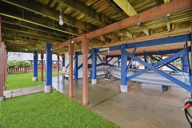 22 Tindel Street, Kemah, TX 77565