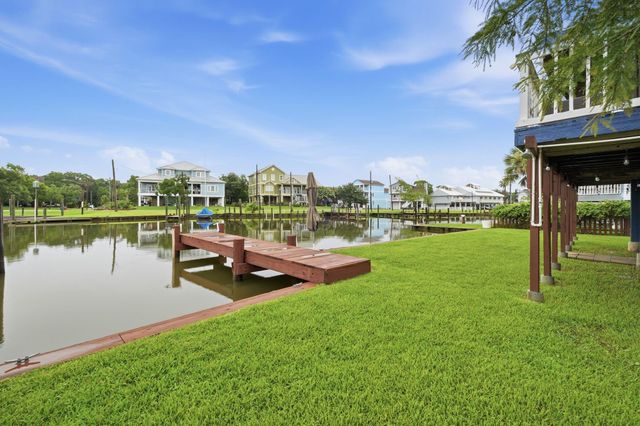 22 Tindel Street, Kemah, TX 77565