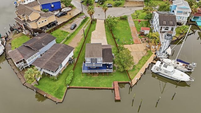 22 Tindel Street, Kemah, TX 77565