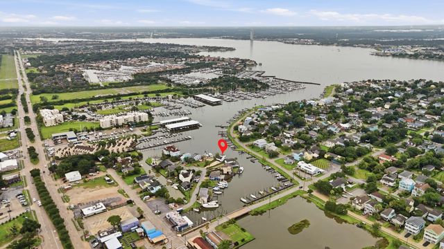22 Tindel Street, Kemah, TX 77565
