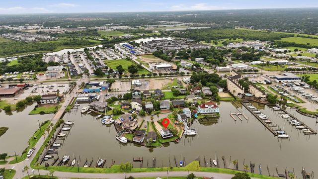 22 Tindel Street, Kemah, TX 77565