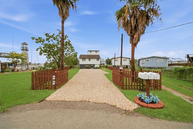 22 Tindel Street, Kemah, TX 77565