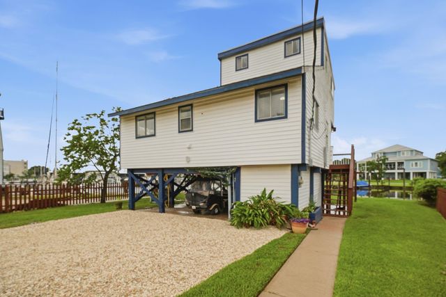 22 Tindel Street, Kemah, TX 77565