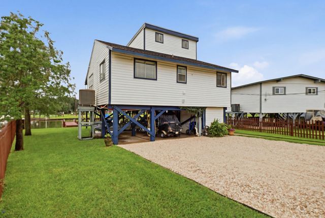 22 Tindel Street, Kemah, TX 77565