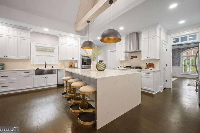 2204 Iron Gate Drive SE, Smyrna, GA 30080