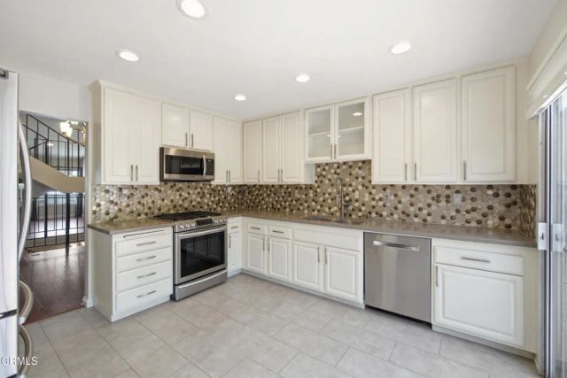 615 Hollyburne Lane, Thousand Oaks, CA 91360