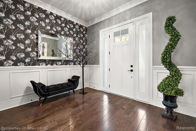 3233 Warick Road, Royal Oak, MI 48073