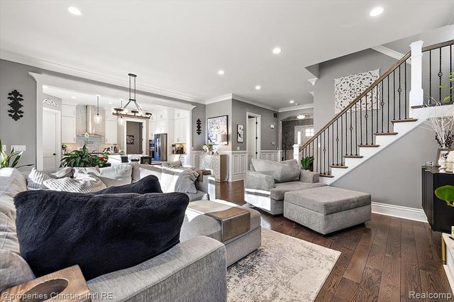 3233 Warick Road, Royal Oak, MI 48073