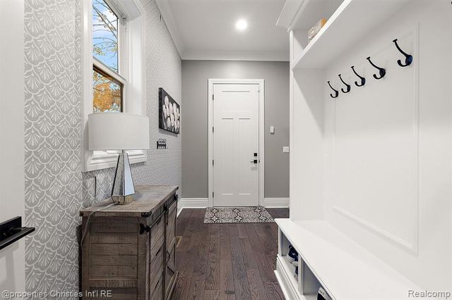 3233 Warick Road, Royal Oak, MI 48073