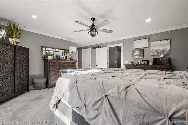 3233 Warick Road, Royal Oak, MI 48073