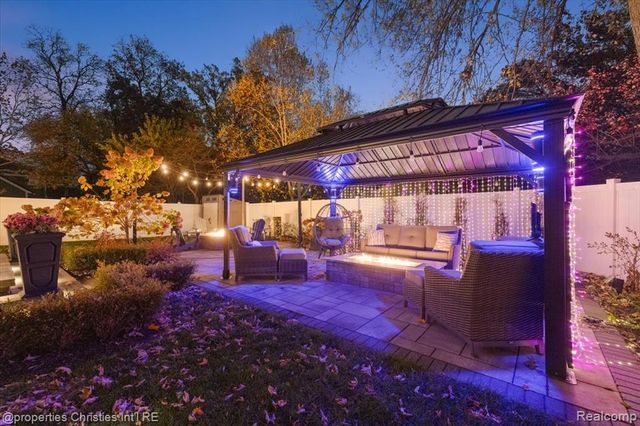 3233 Warick Road, Royal Oak, MI 48073