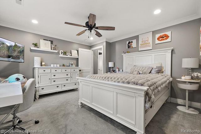 3233 Warick Road, Royal Oak, MI 48073