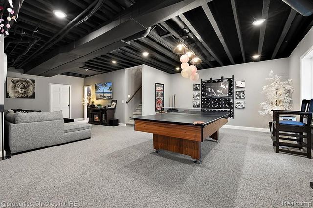 3233 Warick Road, Royal Oak, MI 48073