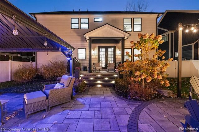 3233 Warick Road, Royal Oak, MI 48073