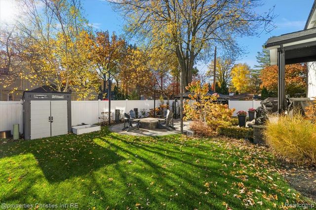 3233 Warick Road, Royal Oak, MI 48073