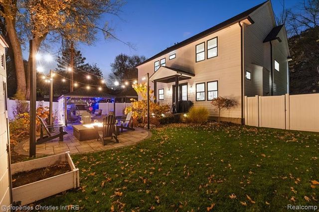 3233 Warick Road, Royal Oak, MI 48073