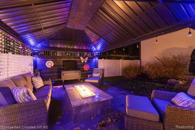 3233 Warick Road, Royal Oak, MI 48073