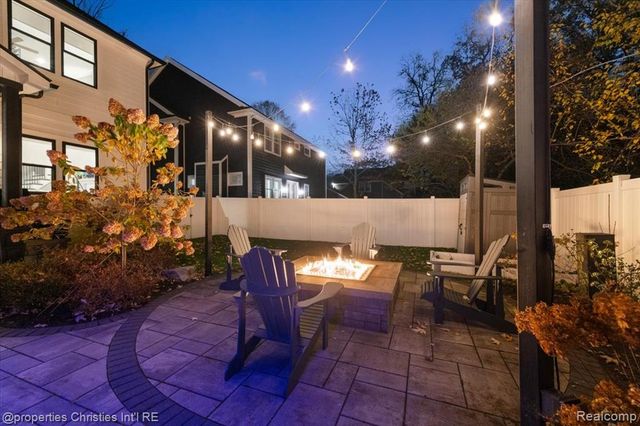 3233 Warick Road, Royal Oak, MI 48073