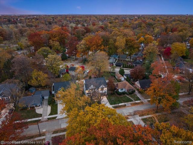 3233 Warick Road, Royal Oak, MI 48073