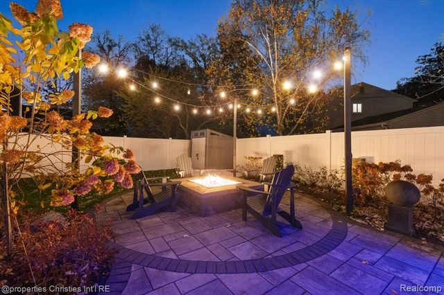 3233 Warick Road, Royal Oak, MI 48073