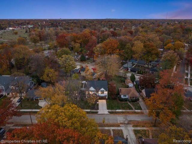 3233 Warick Road, Royal Oak, MI 48073