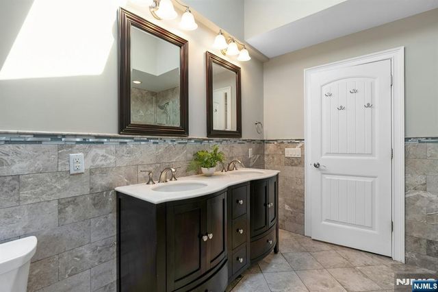 434 Nelson Avenue, Cliffside Park, NJ 07010