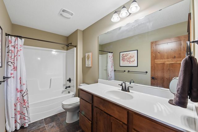 1065 70th Ave, Roberts, WI 54023