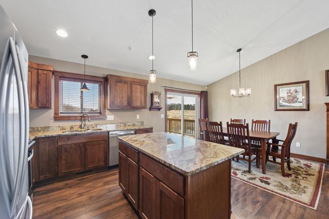 1065 70th Ave, Roberts, WI 54023
