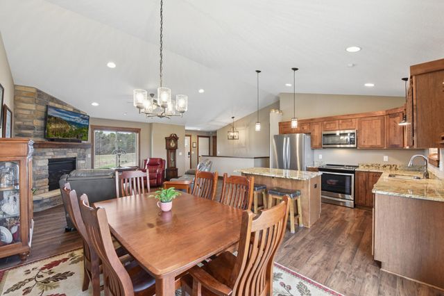 1065 70th Ave, Roberts, WI 54023