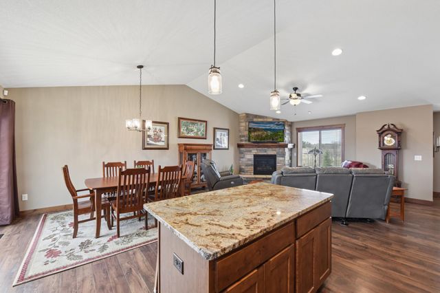 1065 70th Ave, Roberts, WI 54023
